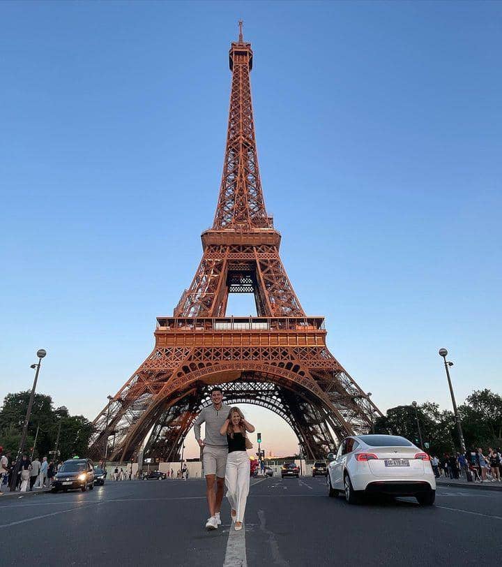 potret mesra Elkan Baggott dan kekasih (instagram.com/elkanbaggott)