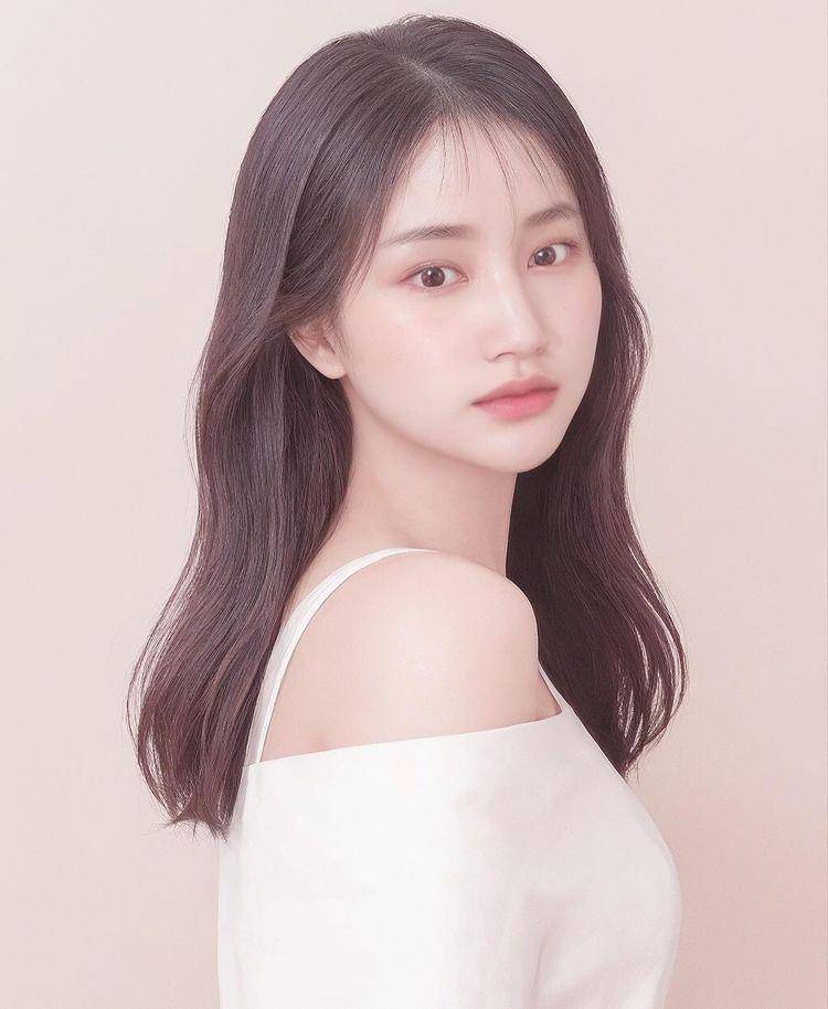 Potret eks member JKT48 pakai fitur AI. (instagram.com/frieskatch)