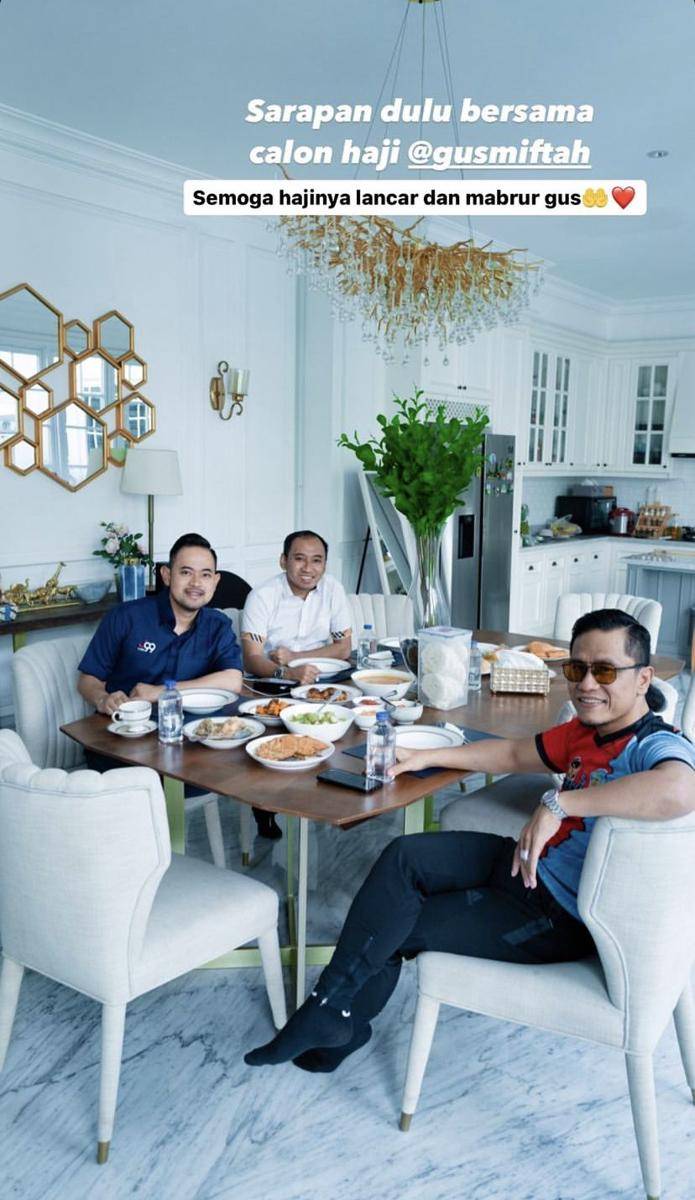 artis naik haji di 2023 (Instagram.com/juragan_99)