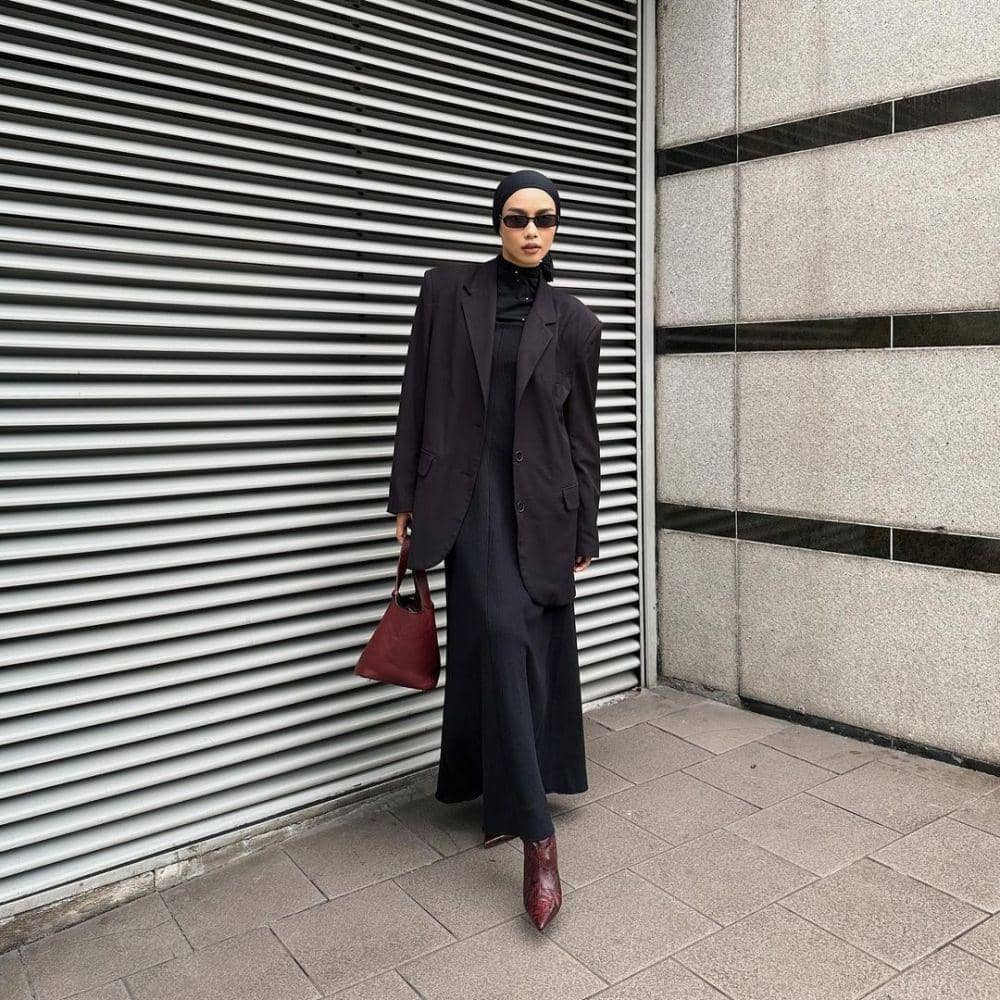 Layering outfit ala Vira Tandia (instagram.com/viratandia)