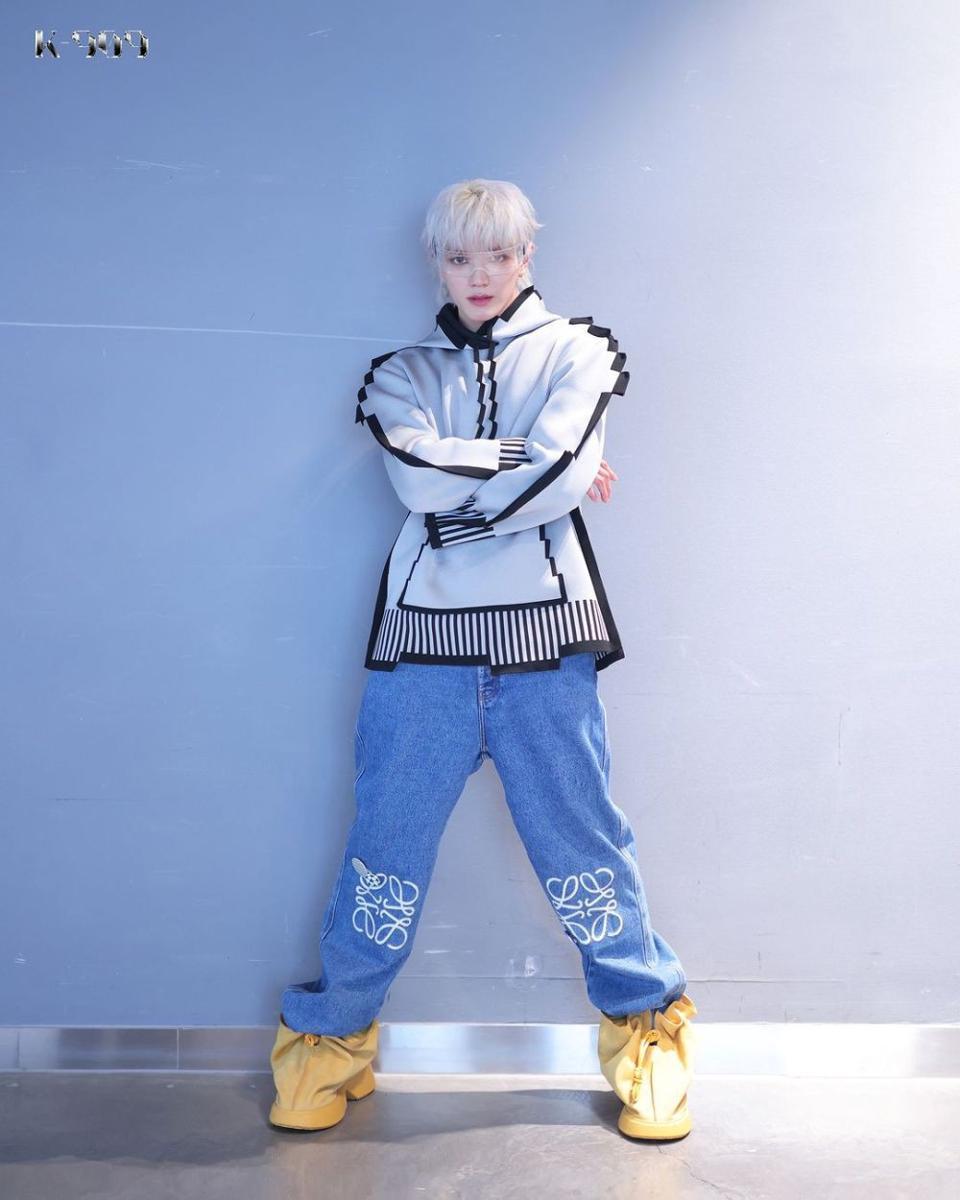 Taeyong (twitter.com/TeamLTY)