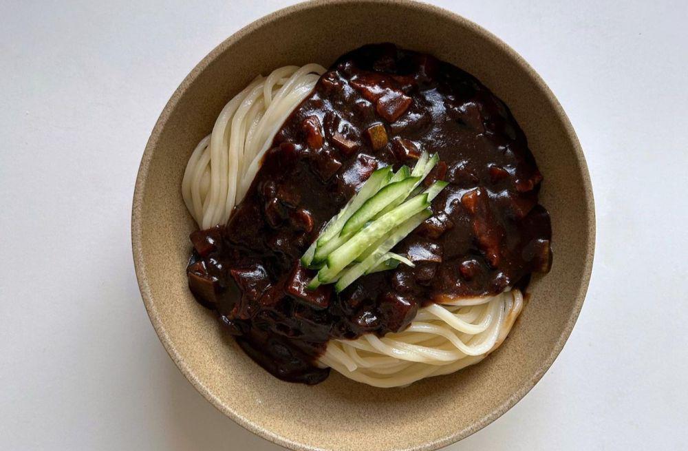 Resep Jajangmyeon Halal, Mie Khas Korea yang Gampang Buatnya!