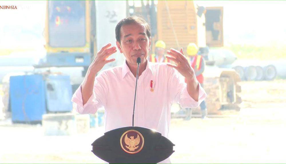 Presiden Jokowi meresmikan peletakan batu pertama atau gorundbreaking pembangunan pabrik foil tembaga milik PT Hailiang Nova Material Indonesia di Gresik (Youtube.com/Sekretariat Presiden)