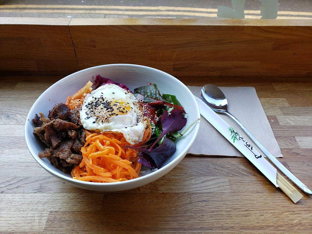 ilustrasi dol sot bibimbap (commons.wikimedia.org/Andy Li)