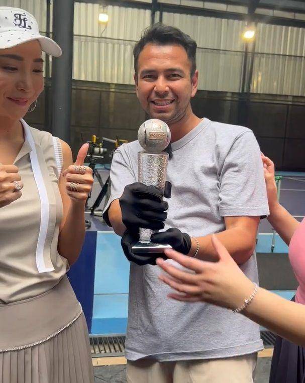 potret piala Lagi-Lagi Tenis (instagram.com/raffinagita1717)