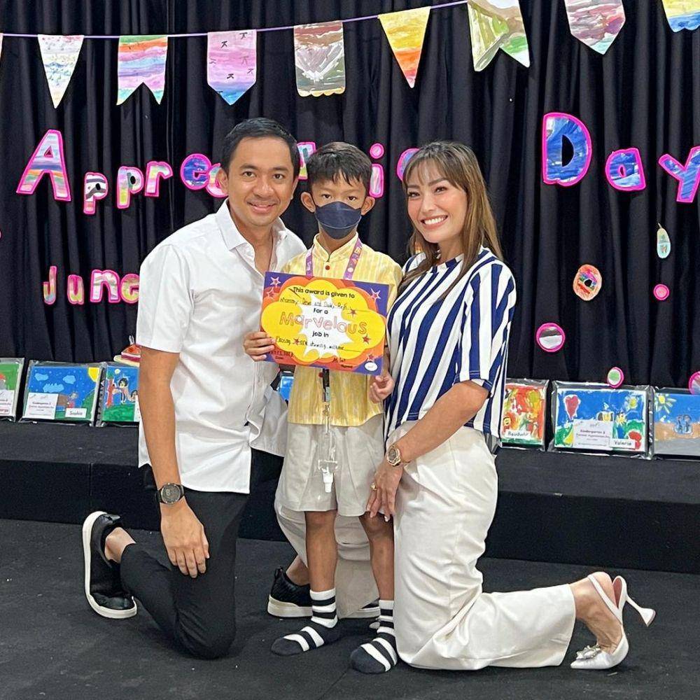 potret keluarga Ayu Dewi (instagram.com/mrsayudewi)