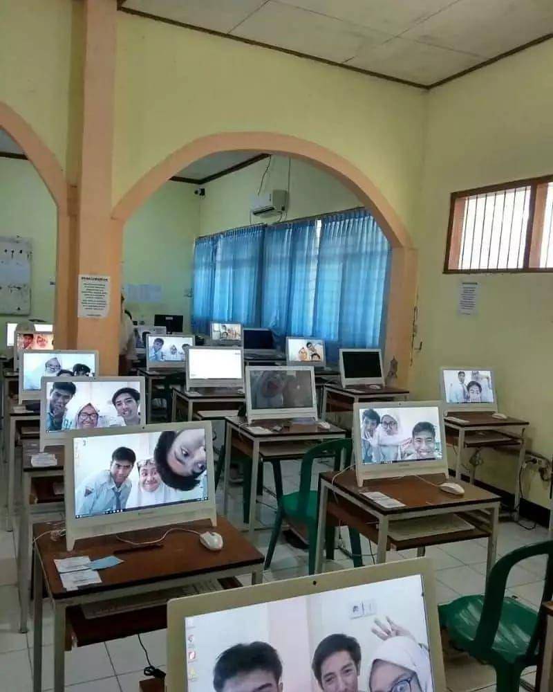 momen kocak saat praktikum (1cak.com/2509332)