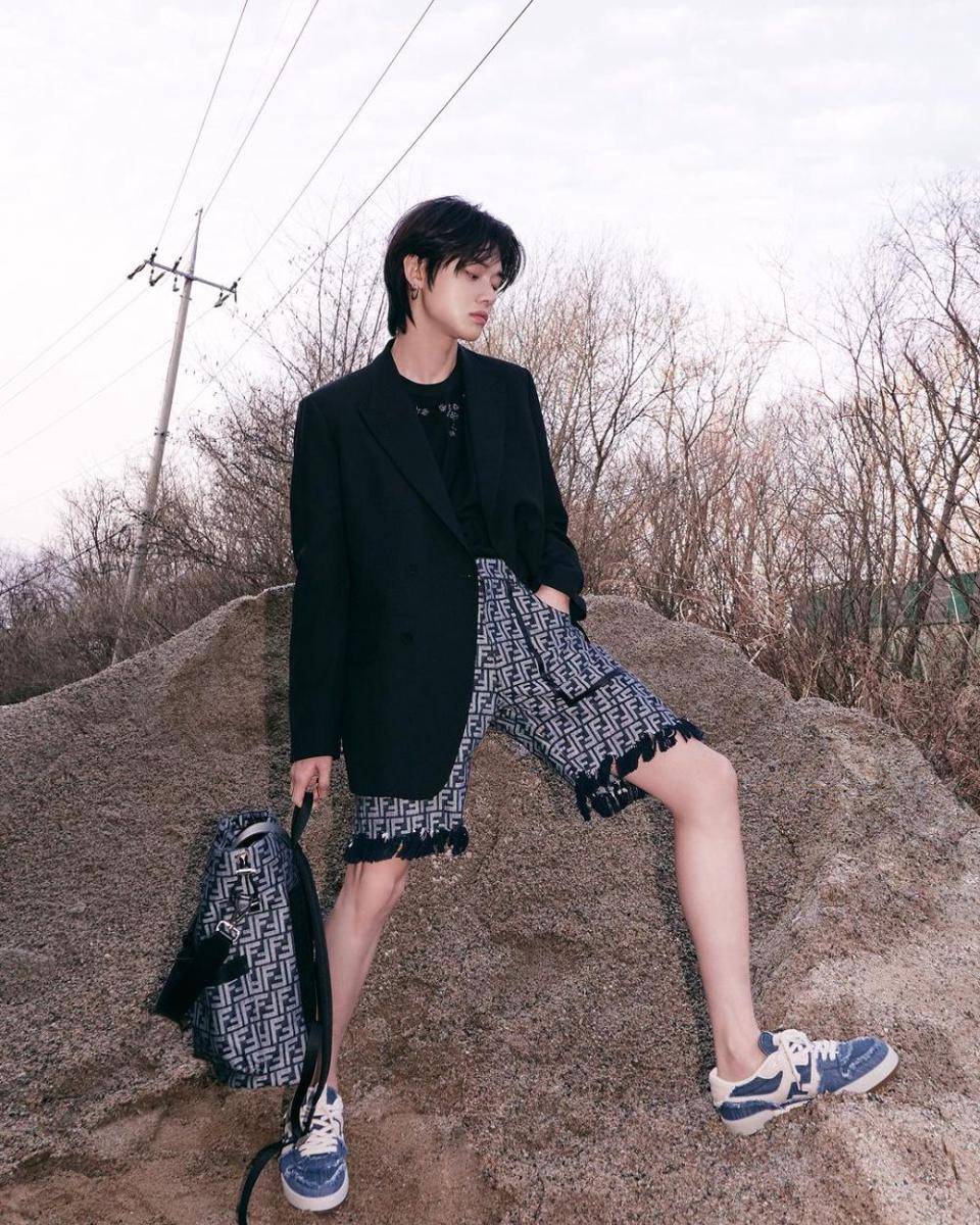 Yeonjun TXT (instagram.com/yawnzzn)