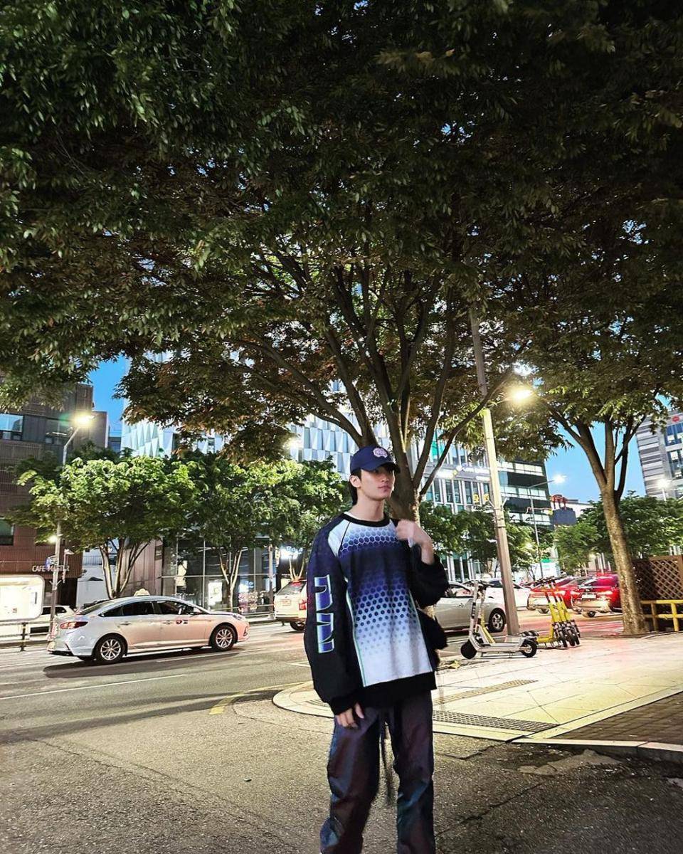 Mark NCT (instagram.com/onyourm__ark)