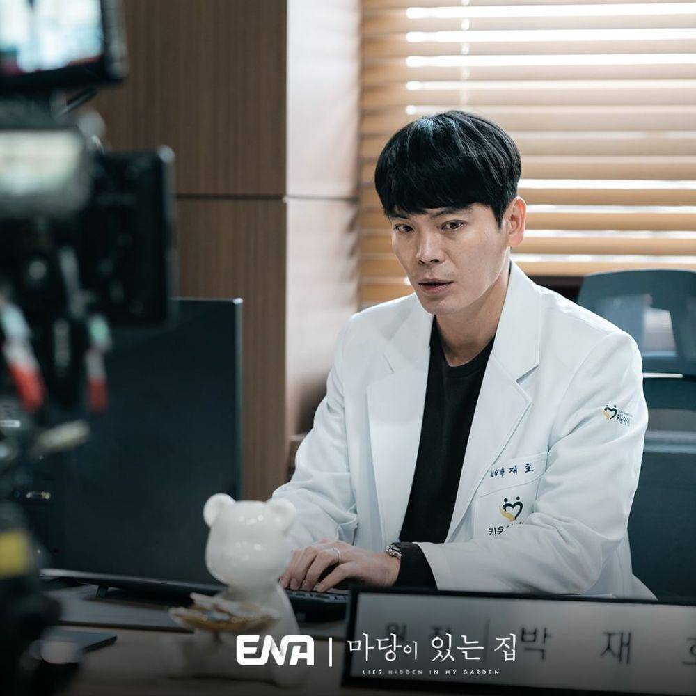 still cuts drama Lies Hidden In My Garden (instagram.com/