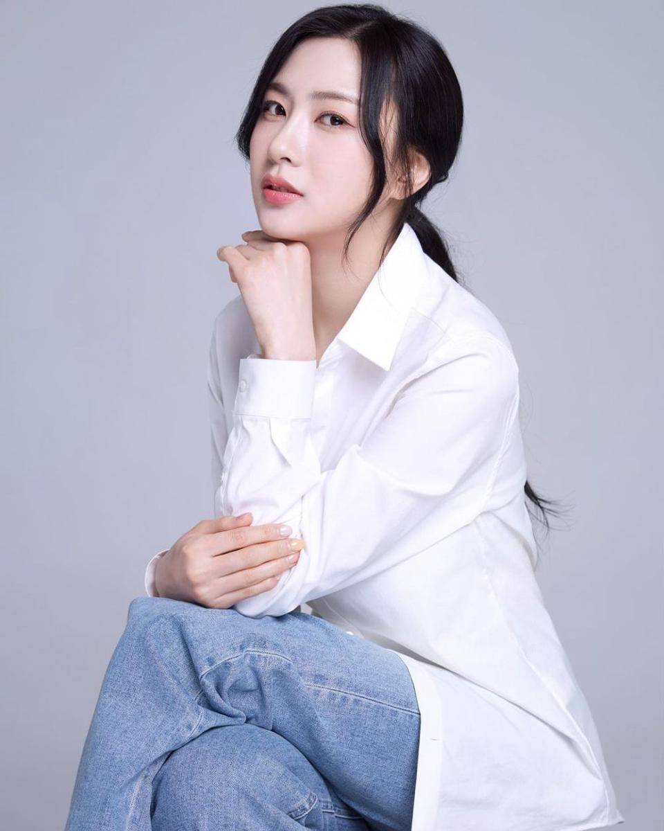 Ilustrasi foto selfie Ha Young ( instagram.com / _ohhayoung_ )