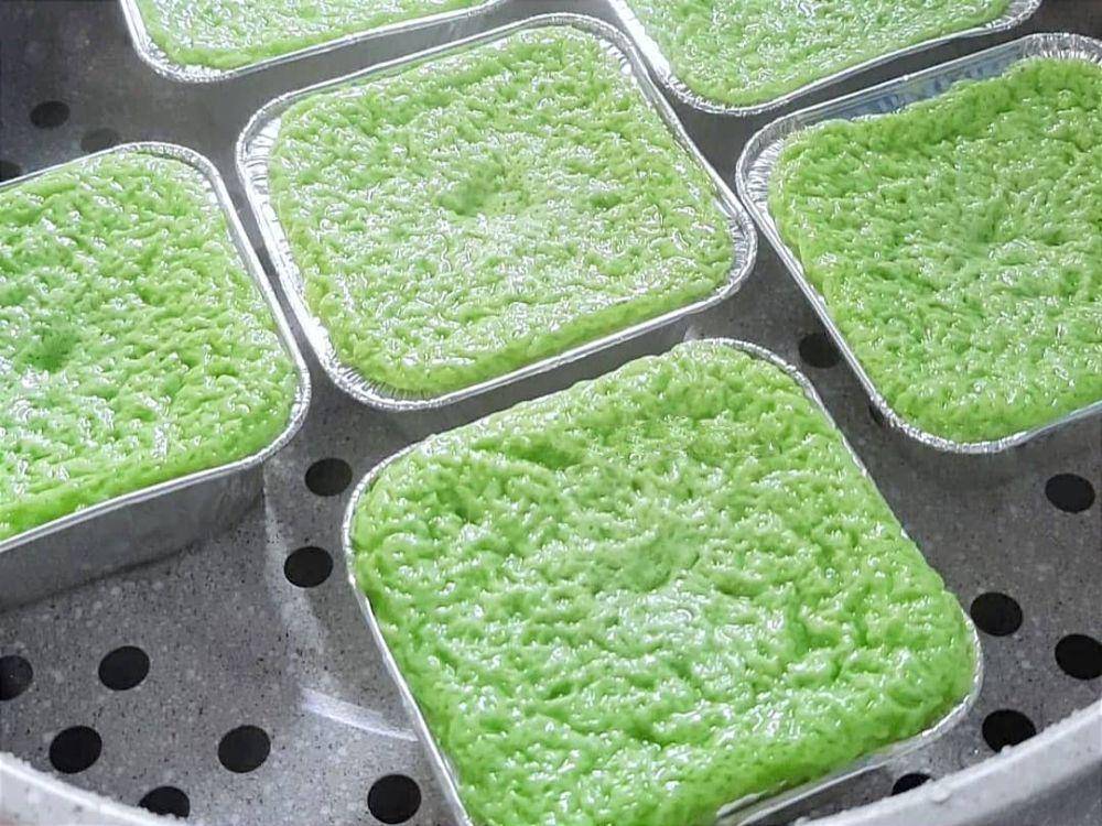 ilustrasi mengukus kue bingka telur pandan (instagram.com/dapuribuaca)