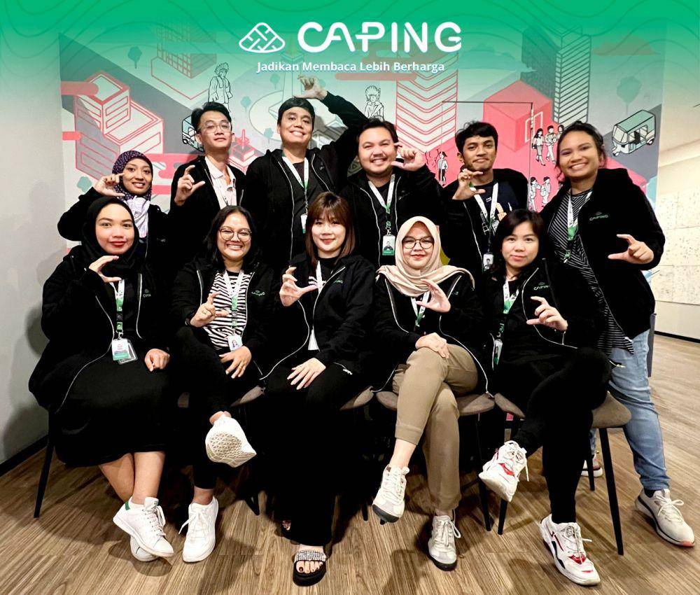 Crew inti Caping, bekerja penuh waktu melayani para user aplikasi baca berita Caping. (Foto: Caping)