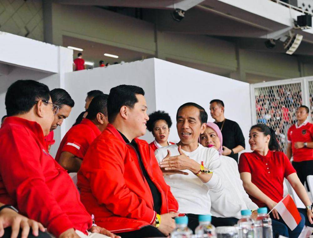 Presiden Jokowi nonton Timnas Indonesia vs Argentina bareng Prabowo dan Erick Thohir (dok. Sekretariat Presiden)