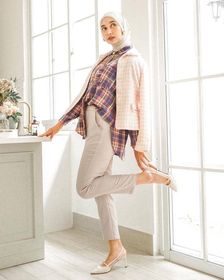 OOTD hijab (instagram.com/indirahapsari)