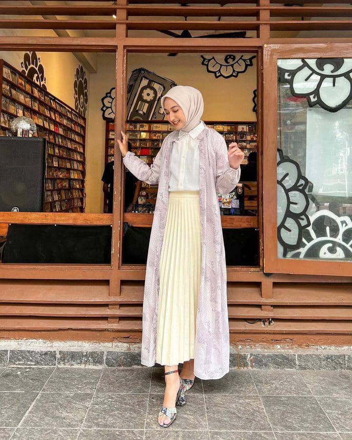 OOTD hijab (instagram.com/indirahapsari)