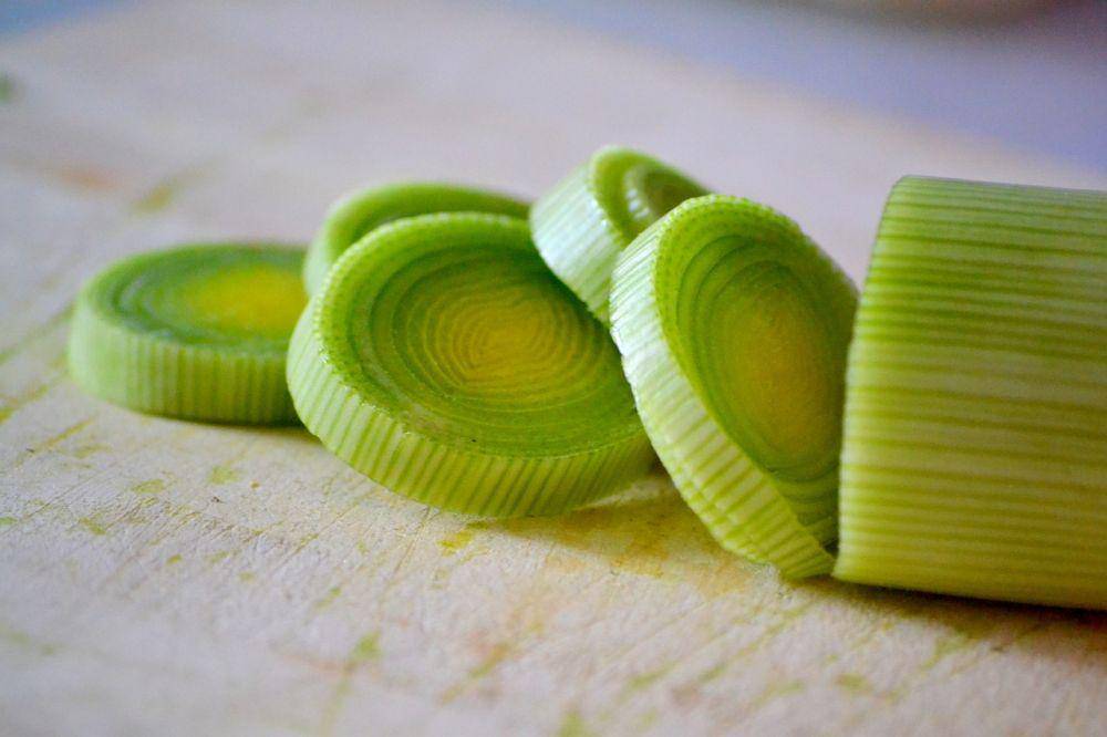 Gambar irisan daun bawang (pixabay.com/Aromaengel)