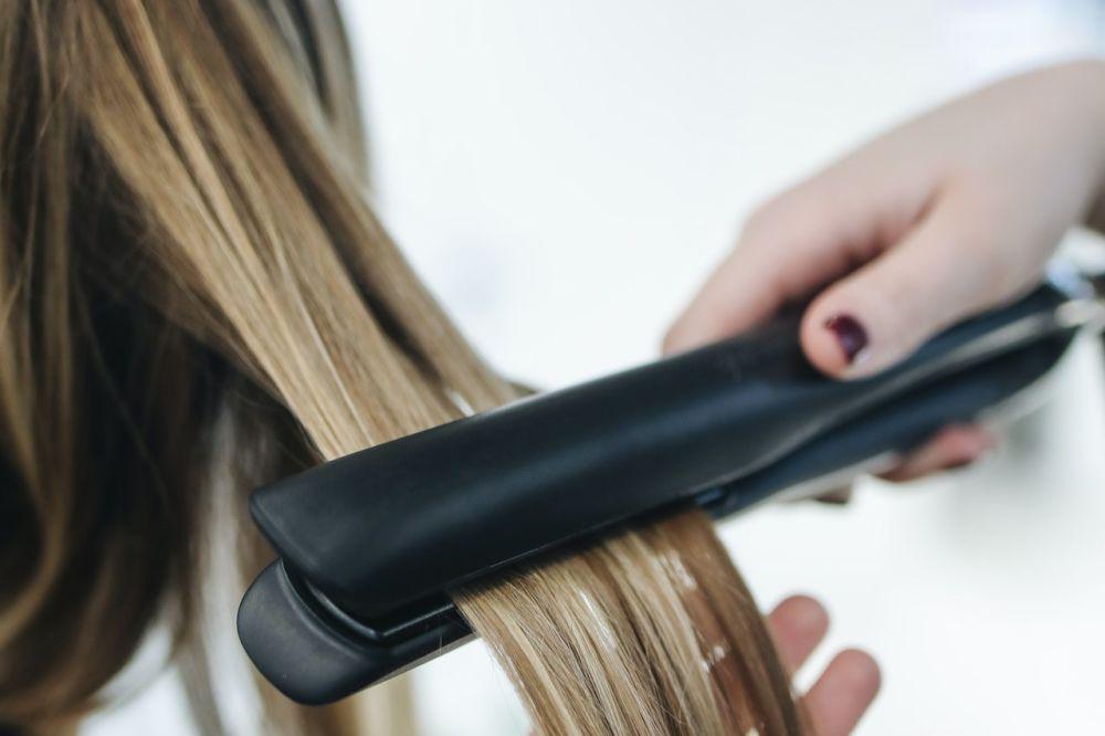 8 Cara Menghindari Rambut Kering Akibat Pakai Catokan