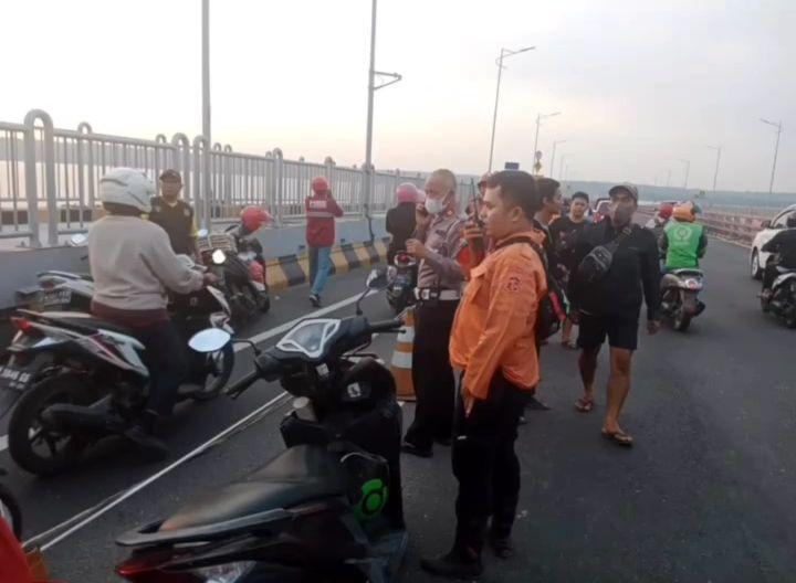 Diduga Cekcok dengan Istri, Pria Terjun dari Jembatan Suramadu