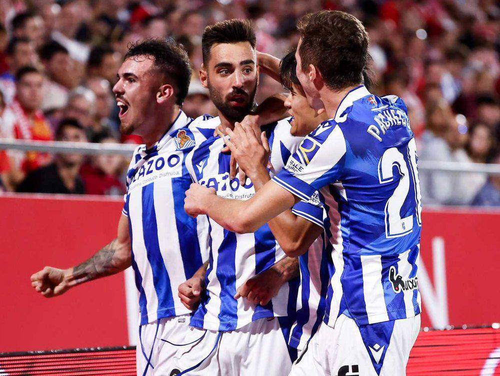 Para pemain Real Sociedad merayakan gol ke gawang Girona di LaLiga 2022/2023. (twitter.com/RealSociedad)