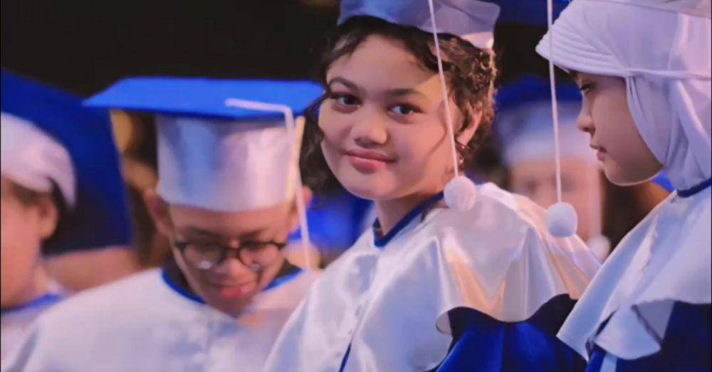 potret wisuda Amora Lemos (instagram.com/krisdayantilemos)