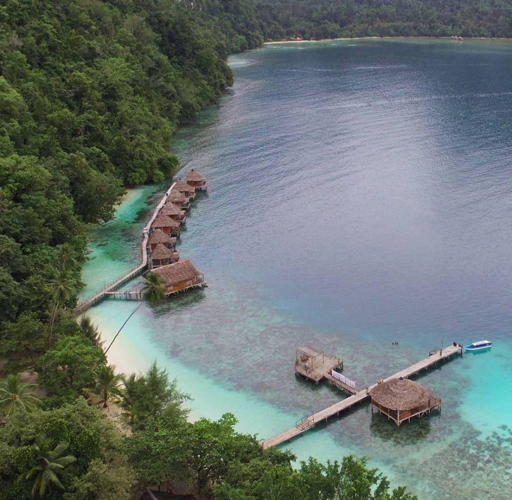Pantai Ora (instagram.com/michaelmenason)