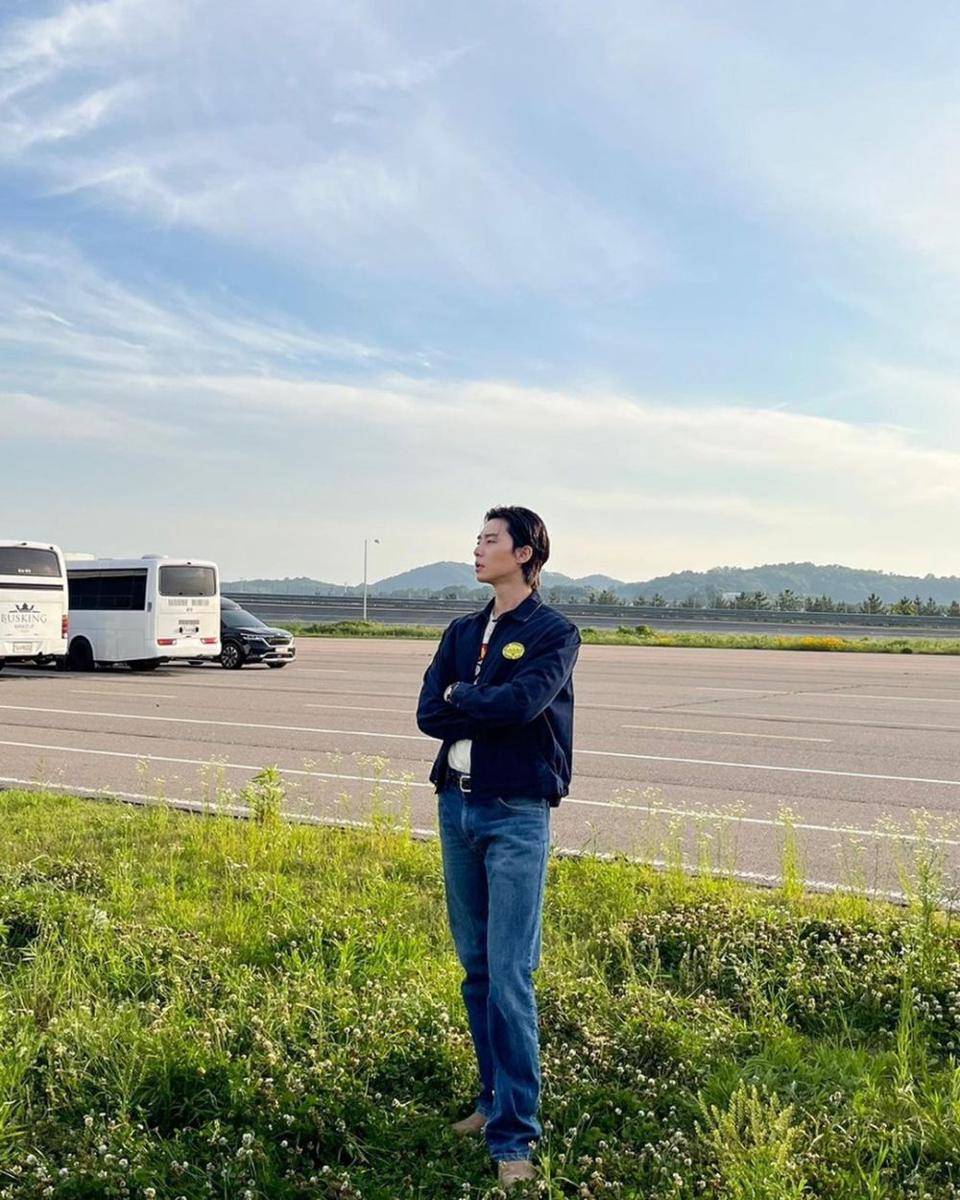 potret Park Seo Joon (instagram.com/bn_sj2013)