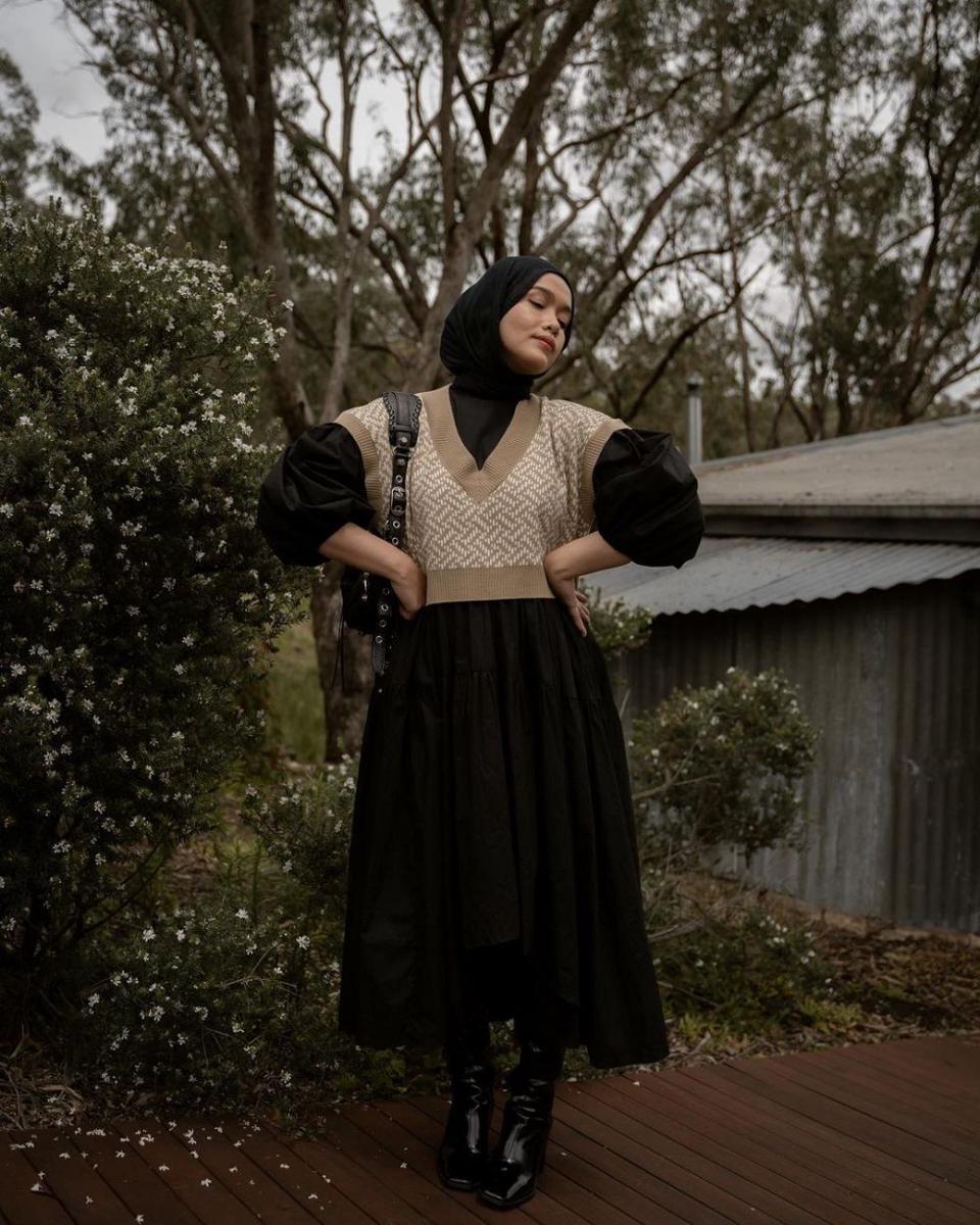 inspirasi dress hijab kasual hingga formal ala Ana Octarina (instagram.com/anaoctarina)