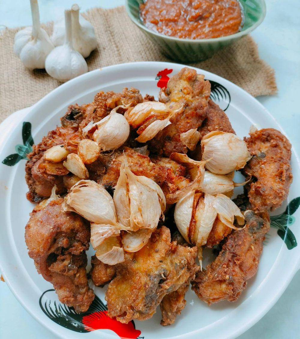 ilustrasi ayam goreng ungkep bawang putih (instagram.com/ding_80)