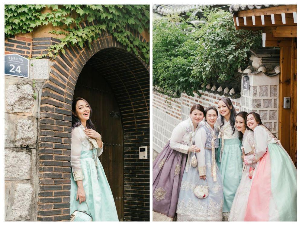 10 Potret dr. Reisa dan Sahabat Pakai Hanbok di Korea, Ibu-Ibu Hits!