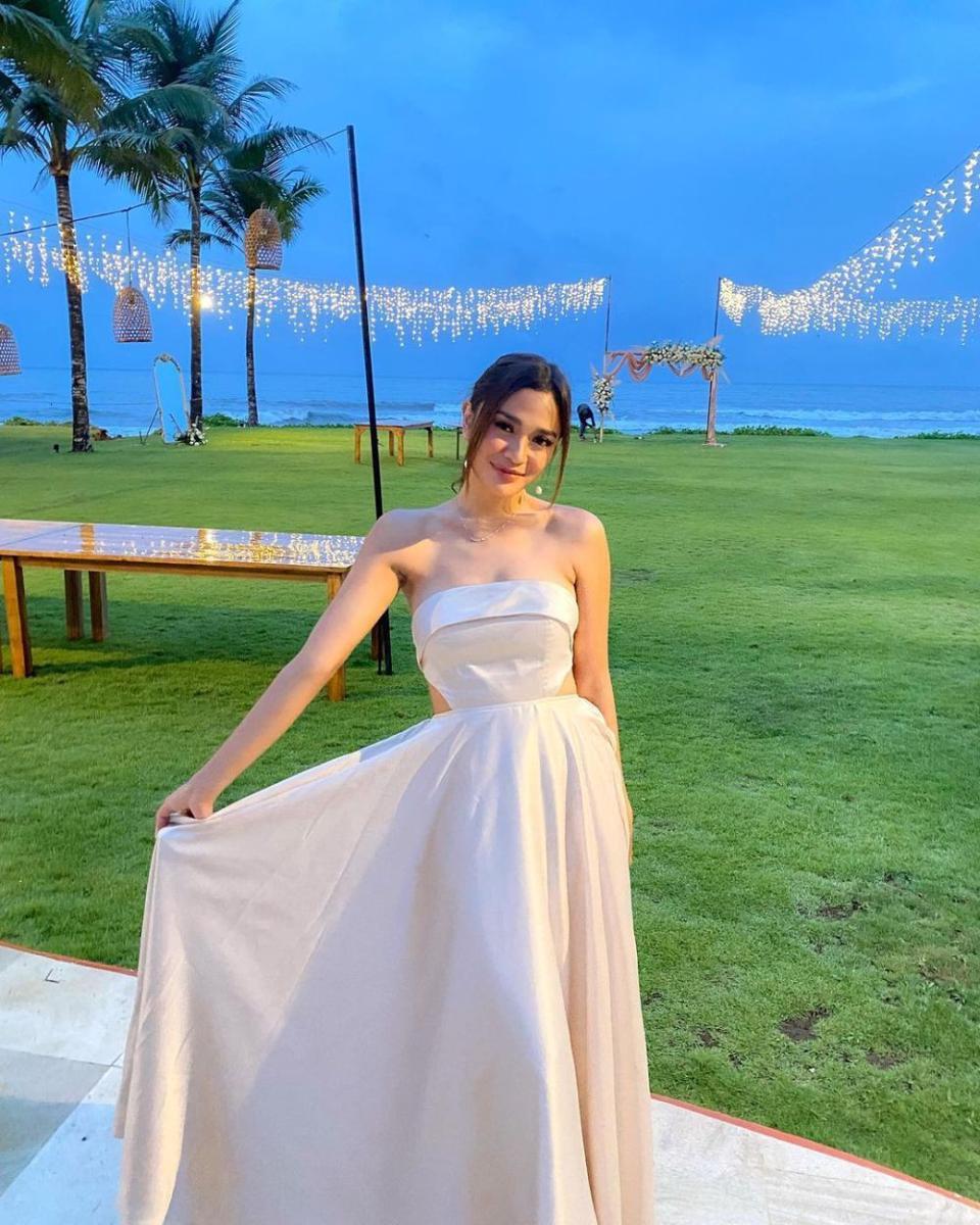 Baju pesta ala Andi Annisa (instagram.com/andiannsyah)