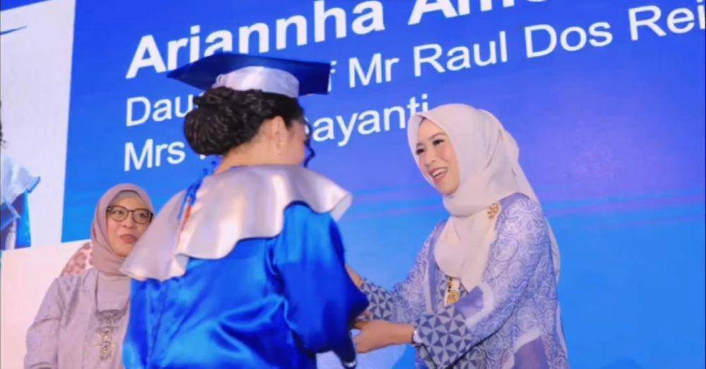 potret wisuda Amora Lemos (instagram.com/krisdayantilemos)