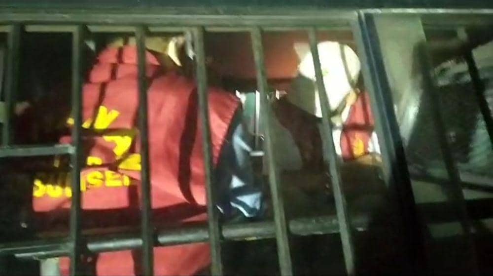 (Kejati Sumsel saat menahan dua eks petinggi PTBA pada Rabu malam) IDN Times/istimewa