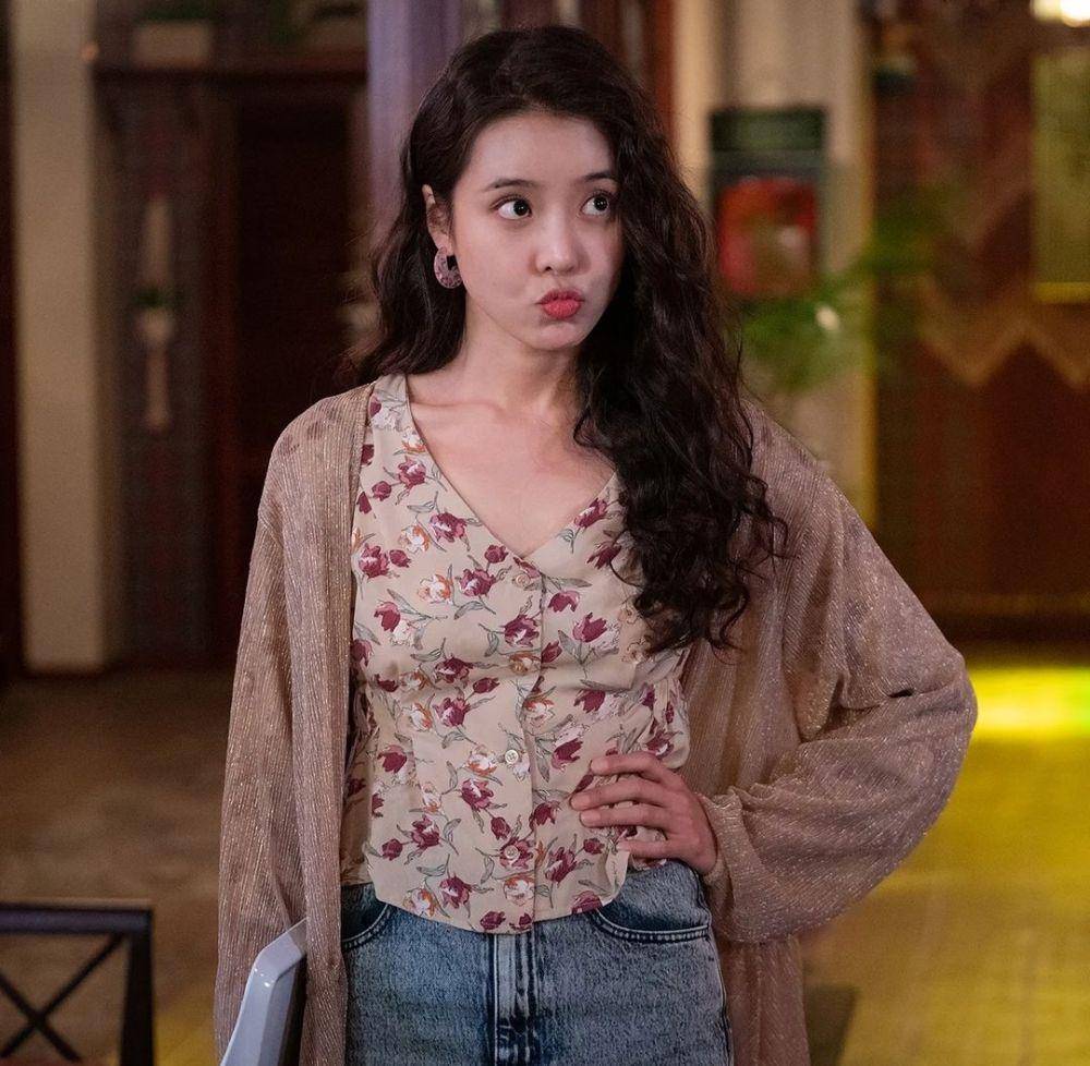 ide outfit vintage (instagram.com/acefactory.official)