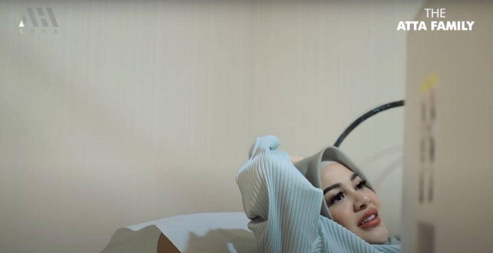 momen Aurel lakukan USG (youtube.com/attahalilintar)