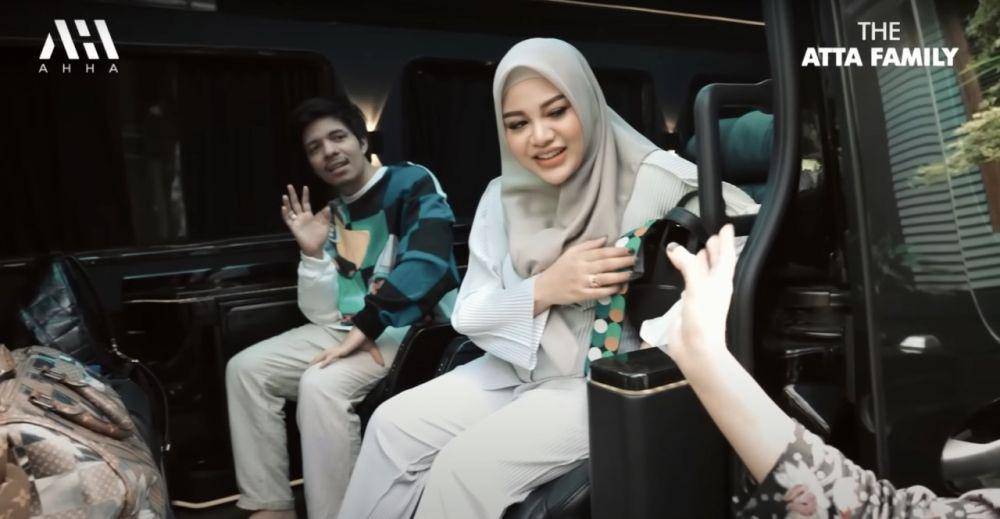 momen Aurel lakukan USG (youtube.com/attahalilintar)