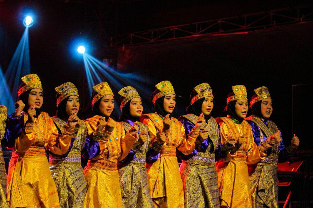 tari saman (wikimedia.org)