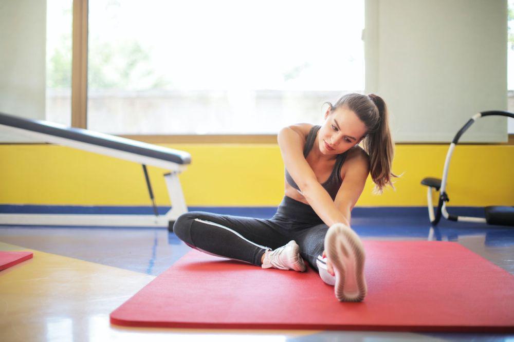 8 Pose Yoga yang Paling Gampang Dilakukan, Pemula Pasti Bisa!