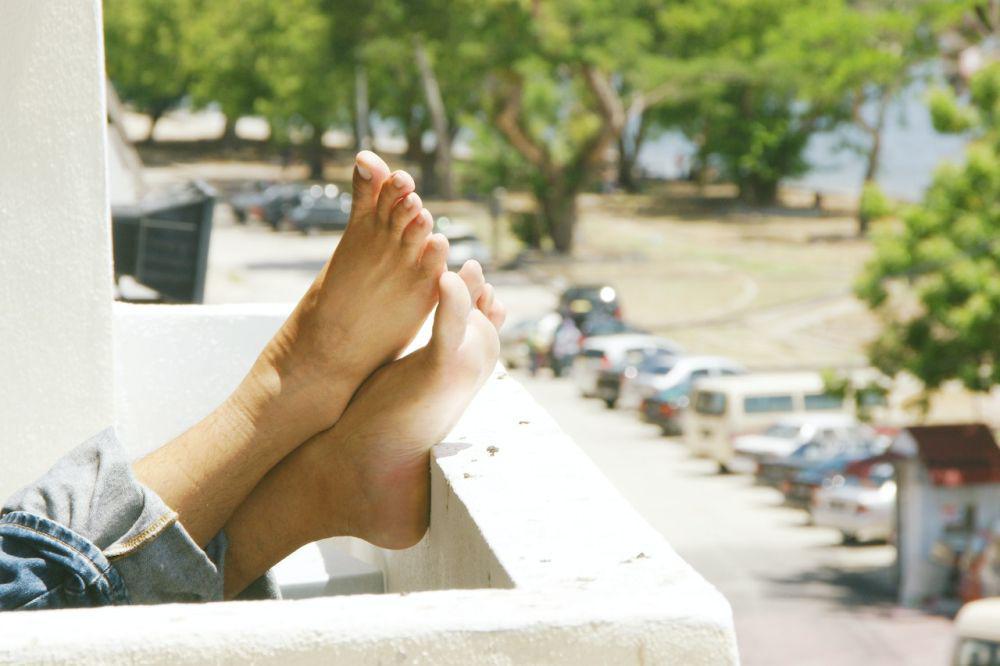 5 Alasan Cowok Juga Perlu Menggunakan Foot Cream, Menghindari Bau!