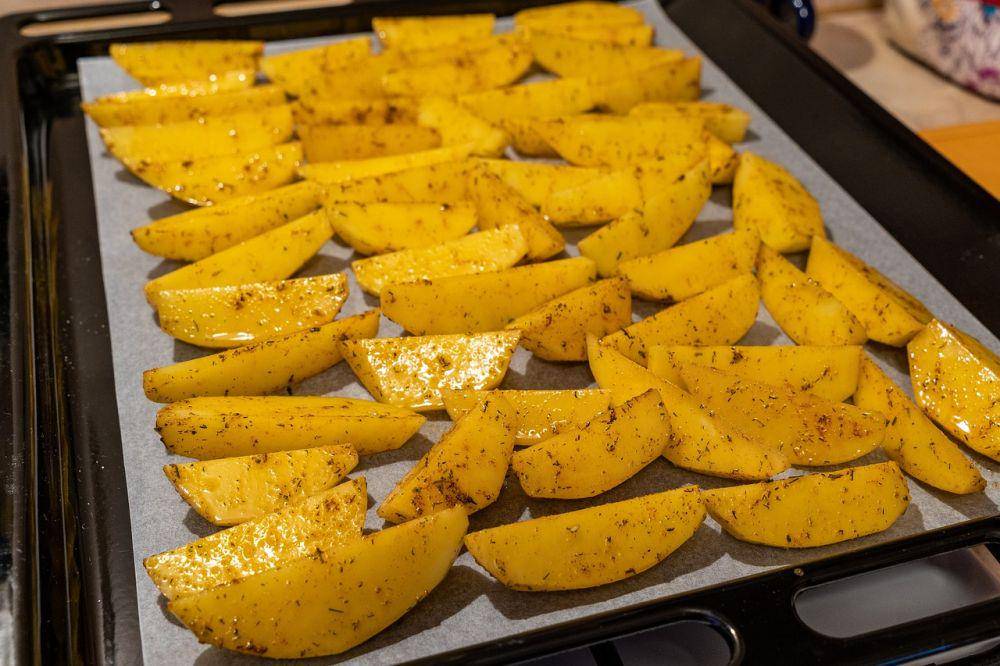 ilustrasi potato wedges (pixabay.com/Alexei_other)