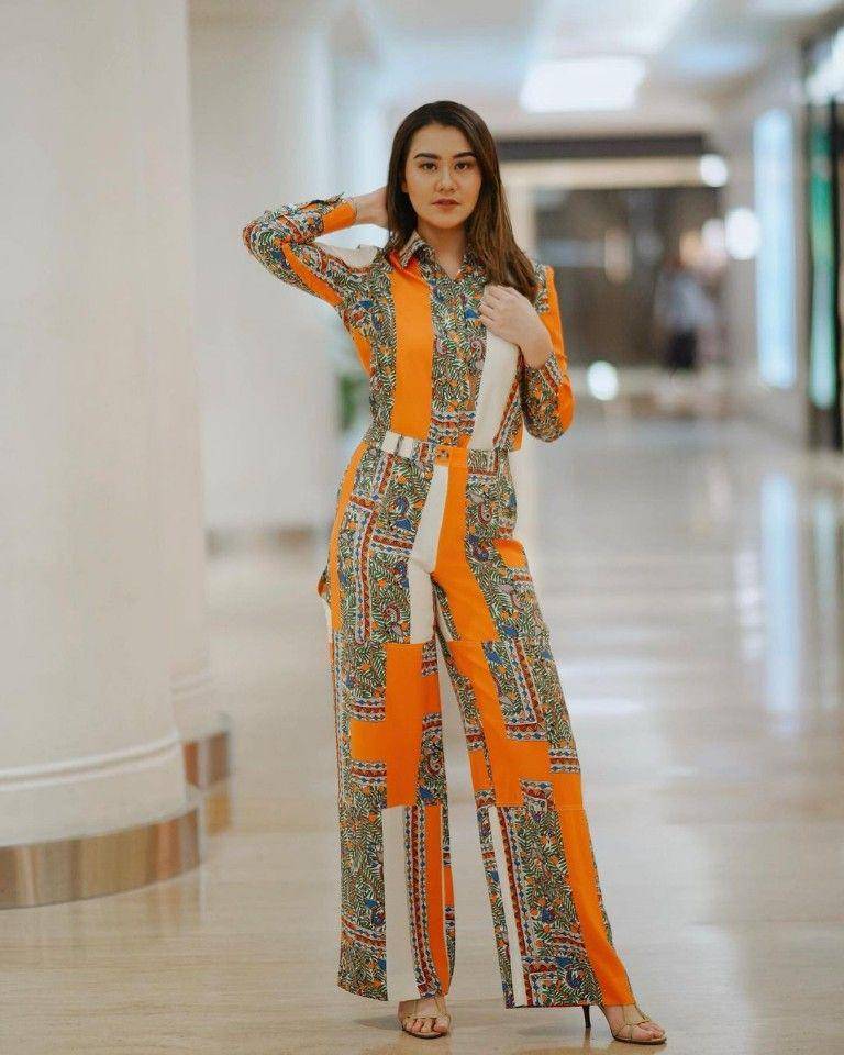 Koleksi baju motif Aaliyah Massaid (instagram.com/aaliyah.massaid)