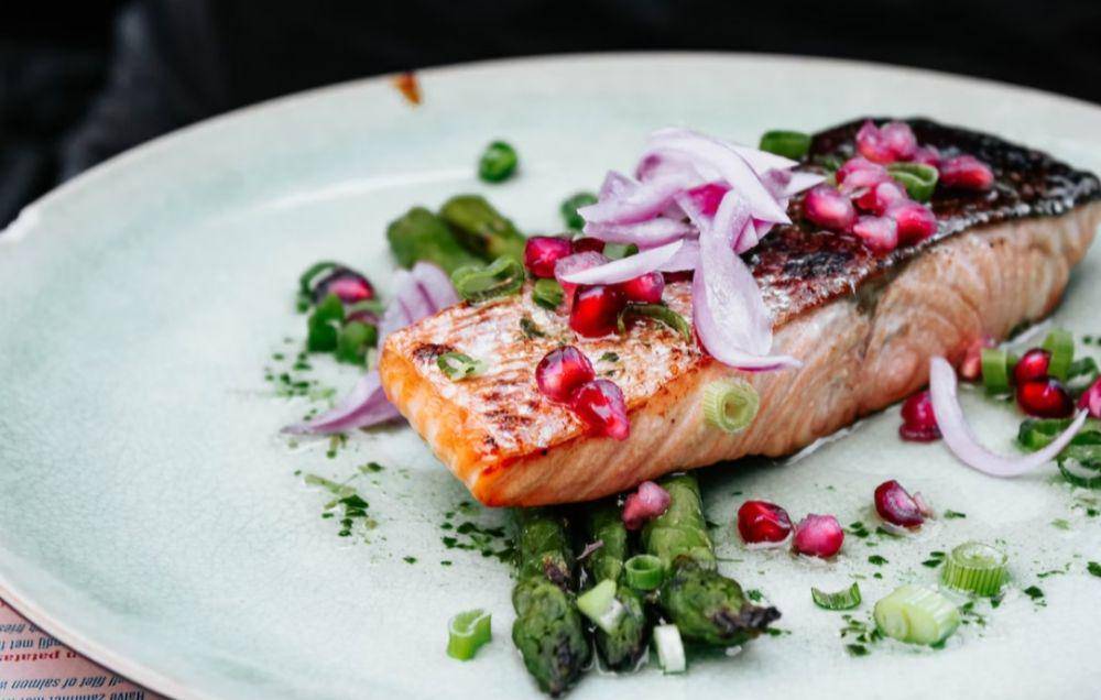 ilustrasi salmon (unsplash.com/micheile henderson)