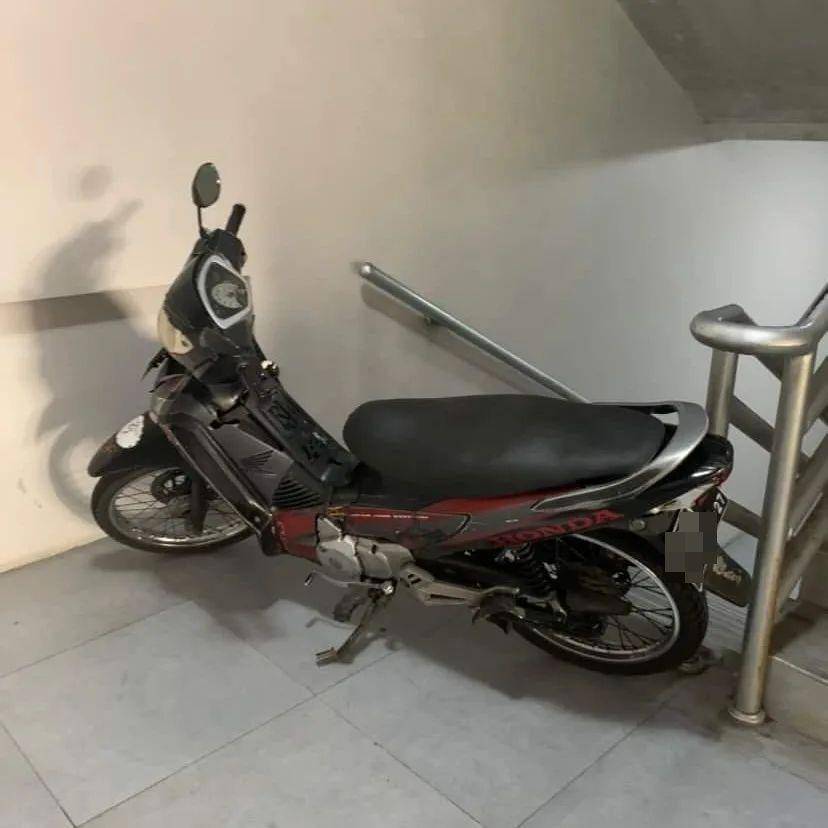 mahasiswa parkir motor sembarang (instagram.com/upi.parkir))