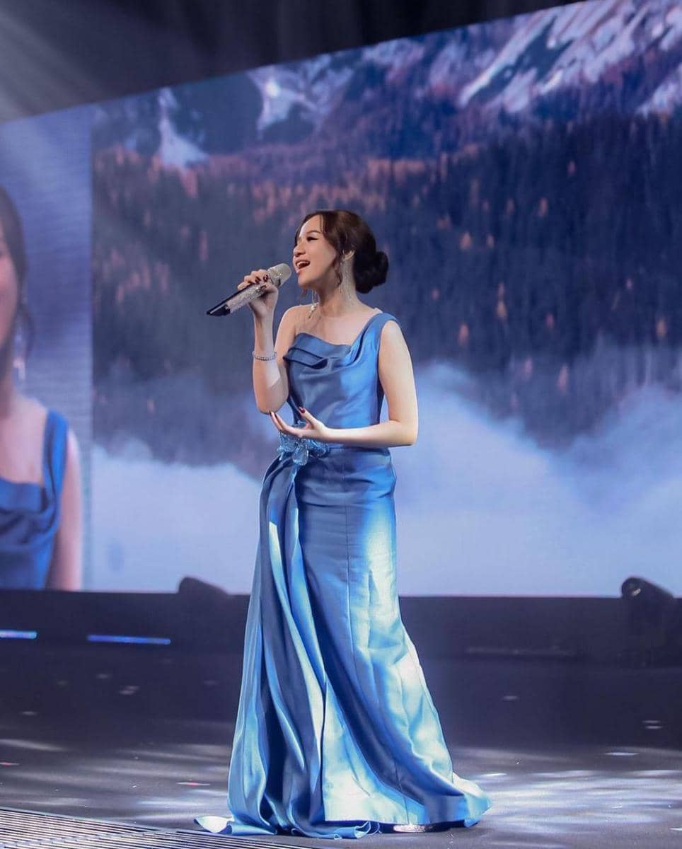 Baju pesta ala Anggi Marito (instagram.com/anggimarito)