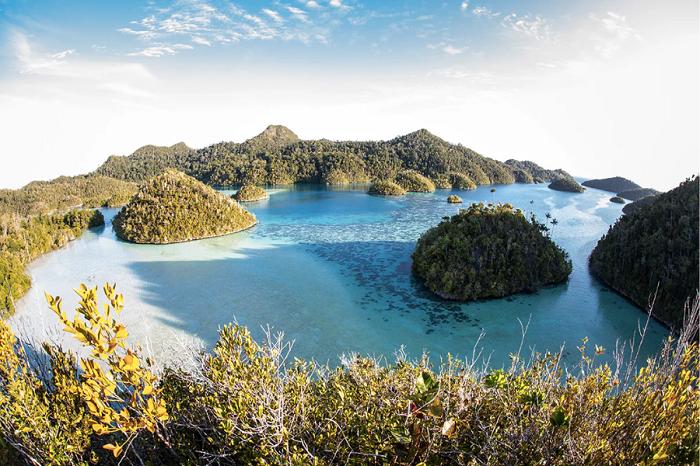 [QUIZ] Apakah Kamu Bisa Menebak Nama Destinasi Wisata di Raja Ampat Ini?