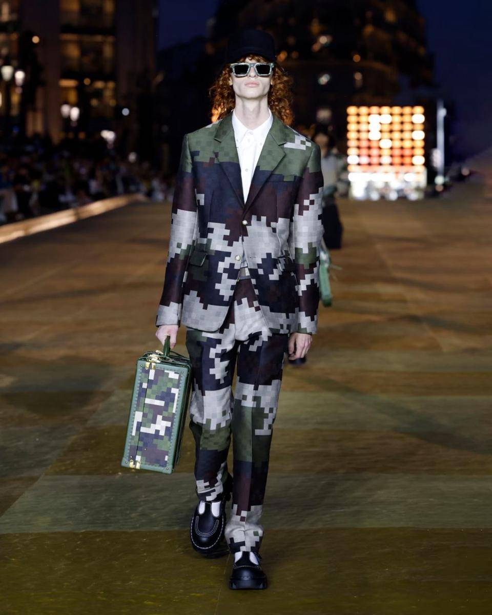 Menswear collection LV - LVERS (dok. Louis Vuitton)