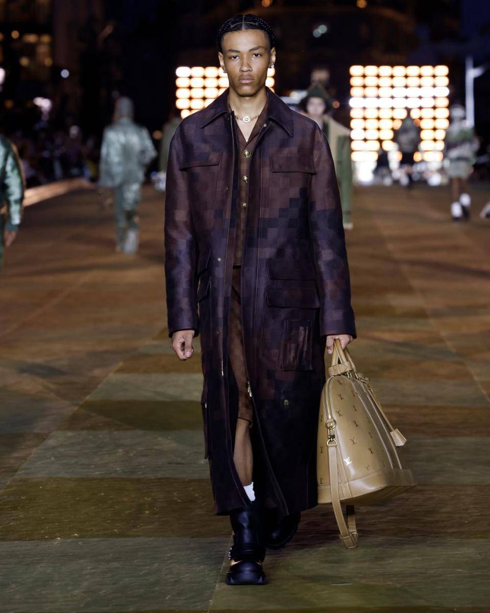 Menswear collection LV - LVERS (dok. Louis Vuitton)