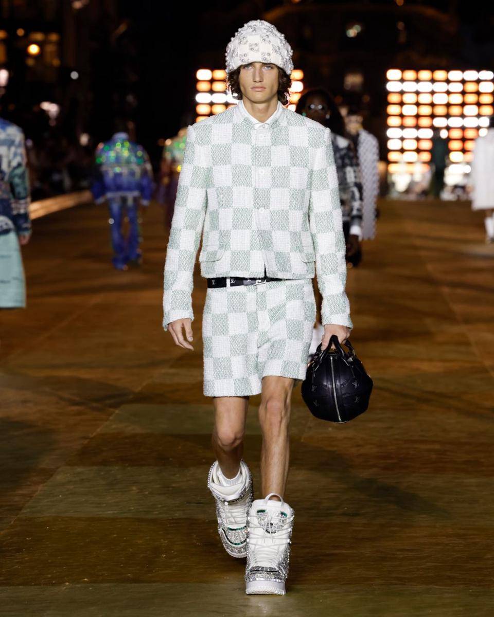 Menswear collection LV - LVERS (dok. Louis Vuitton)