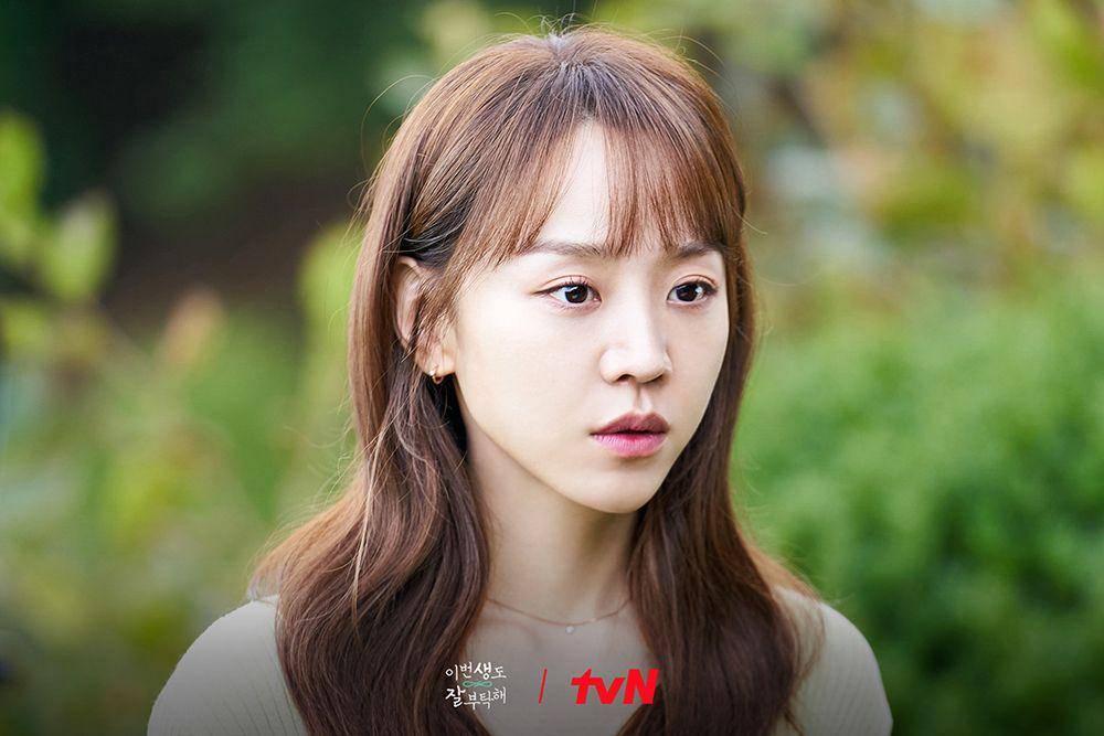 Ban Ji Eum (Shin Hye Sun) di drakor See You in My 19th Life (instagram.com/tvn_drama)