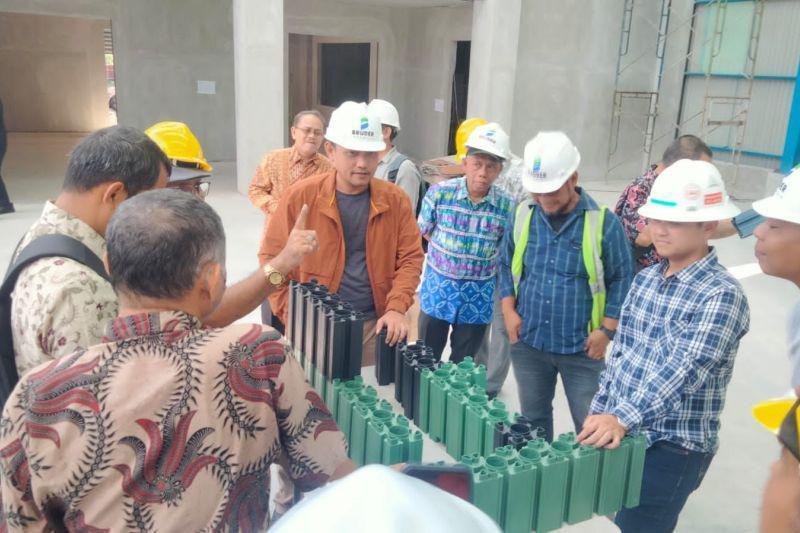 Perusahaan Swasta Bangun Pabrik Blok Plastik Daur Ulang di Lombok